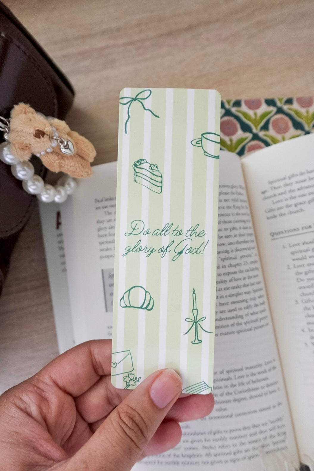 meliandolive do all to the glory of God bookmark cute trendy coquette bookish gifts reading book aesthetic Christian bookmarks Christian girl